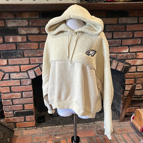 NFL Philadelphia Eagles Sherpa style cropped sweatshirt size xl women - Picture 1 of 8